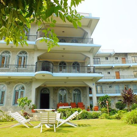 Hotel Greenland Pokhara Esterno foto