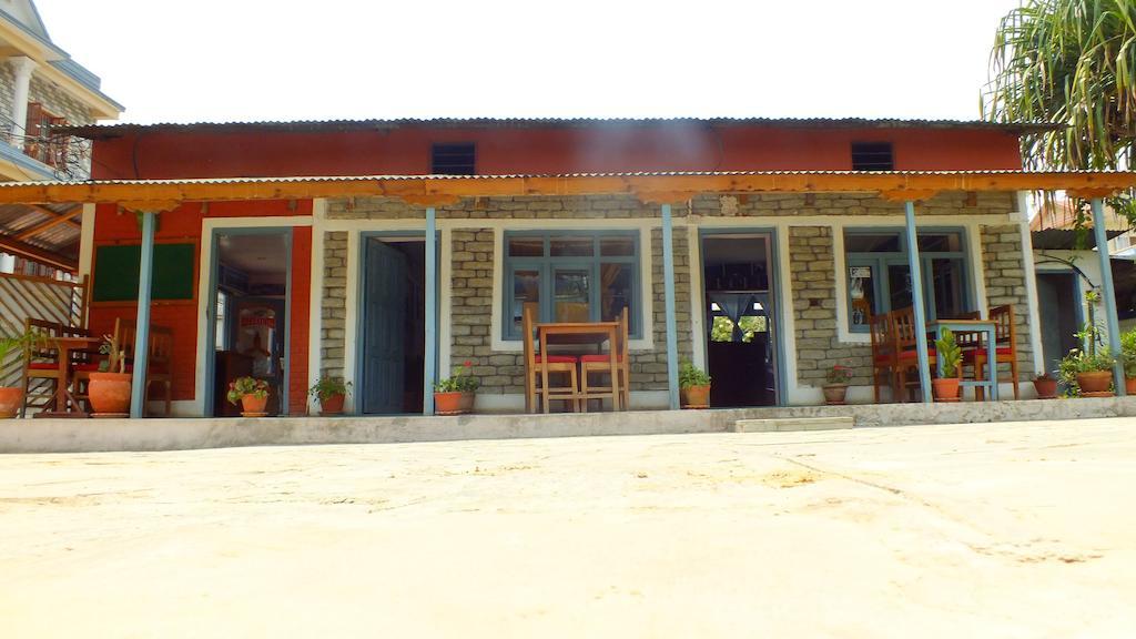 Hotel Greenland Pokhara Esterno foto