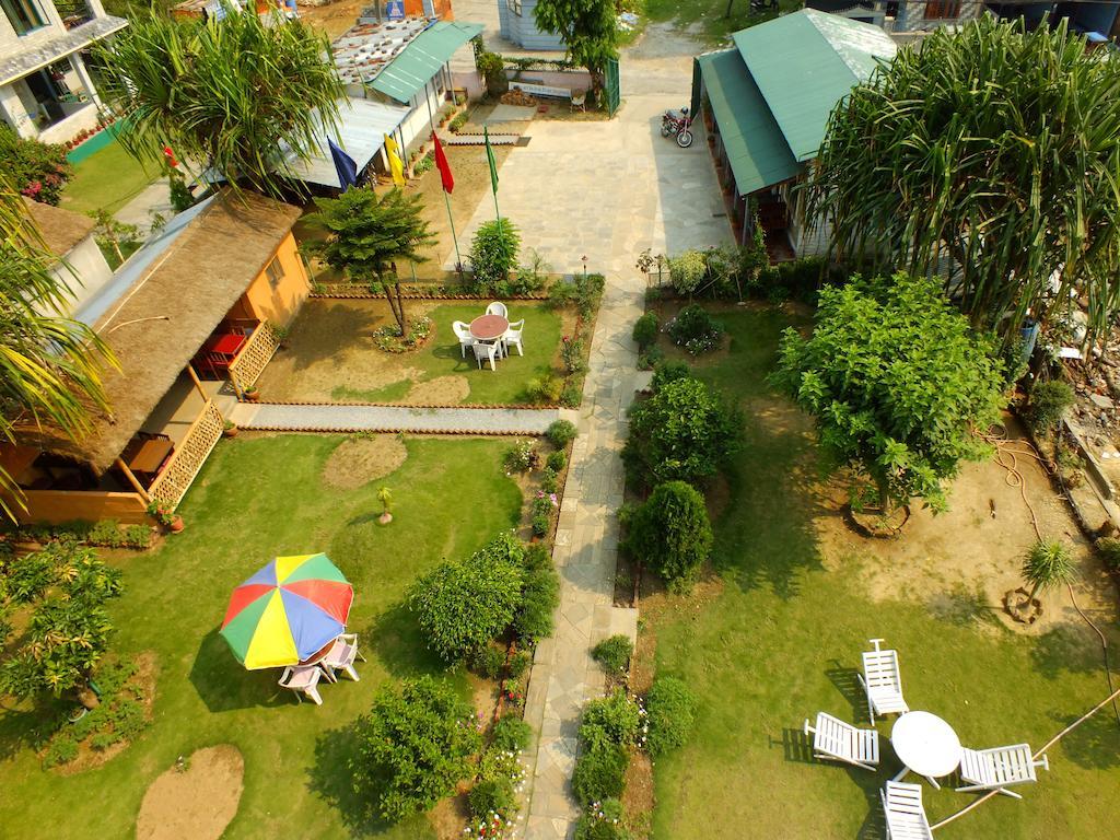 Hotel Greenland Pokhara Esterno foto
