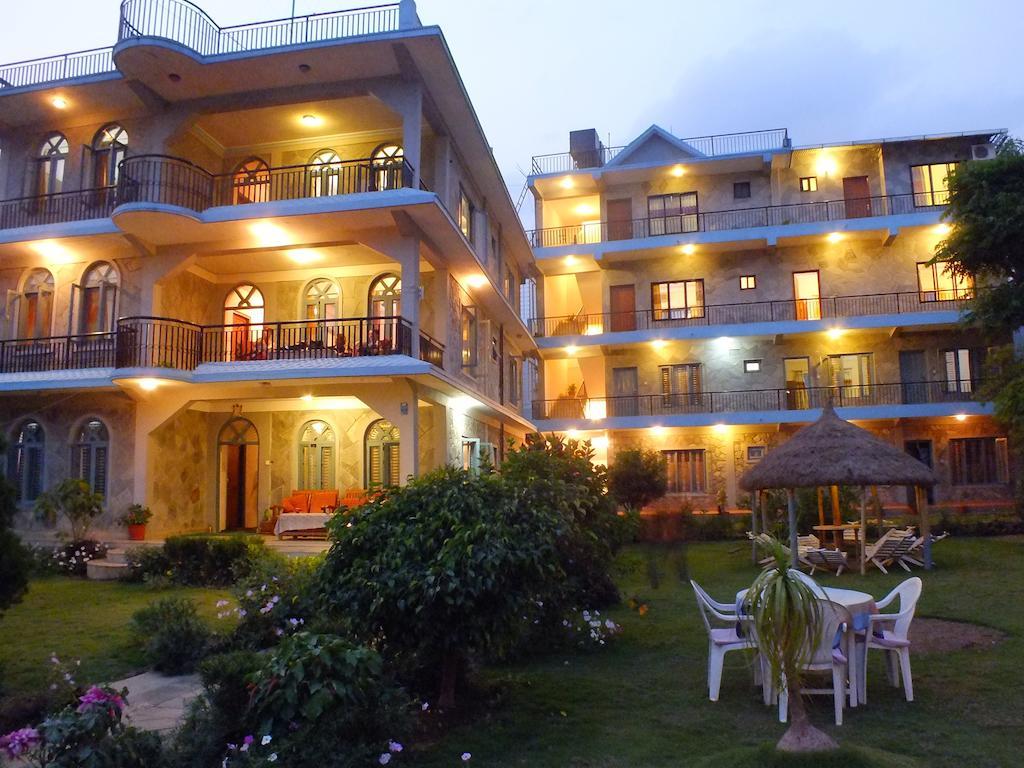 Hotel Greenland Pokhara Esterno foto