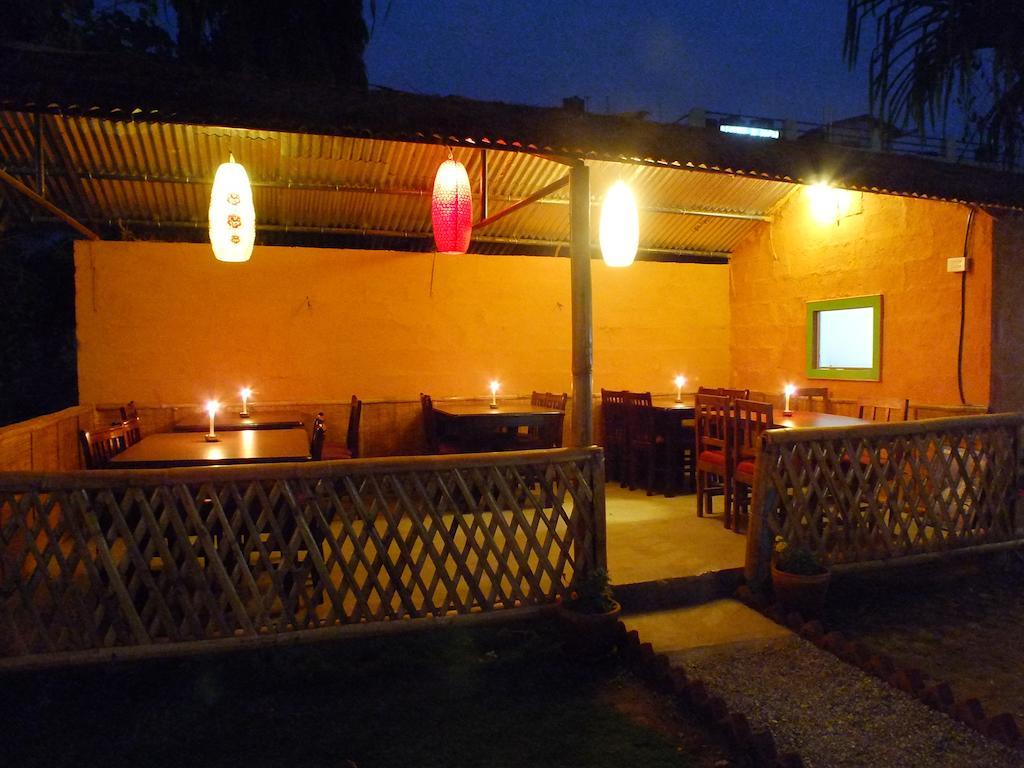 Hotel Greenland Pokhara Esterno foto