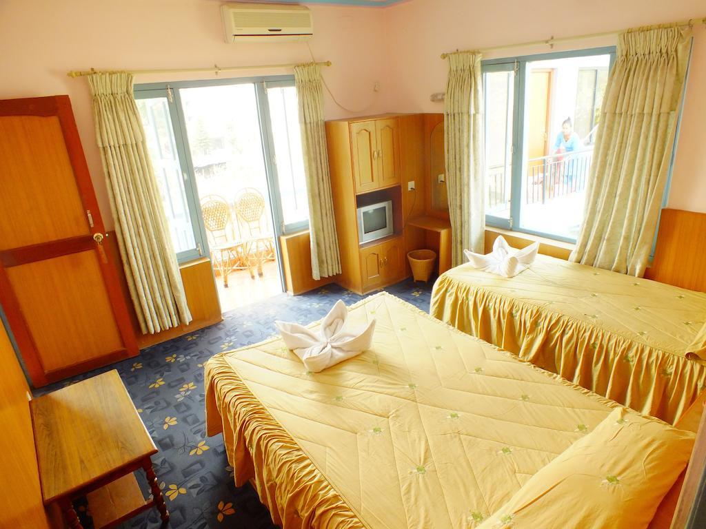 Hotel Greenland Pokhara Esterno foto