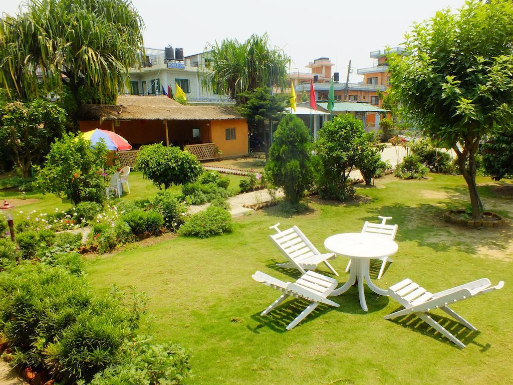 Hotel Greenland Pokhara Esterno foto